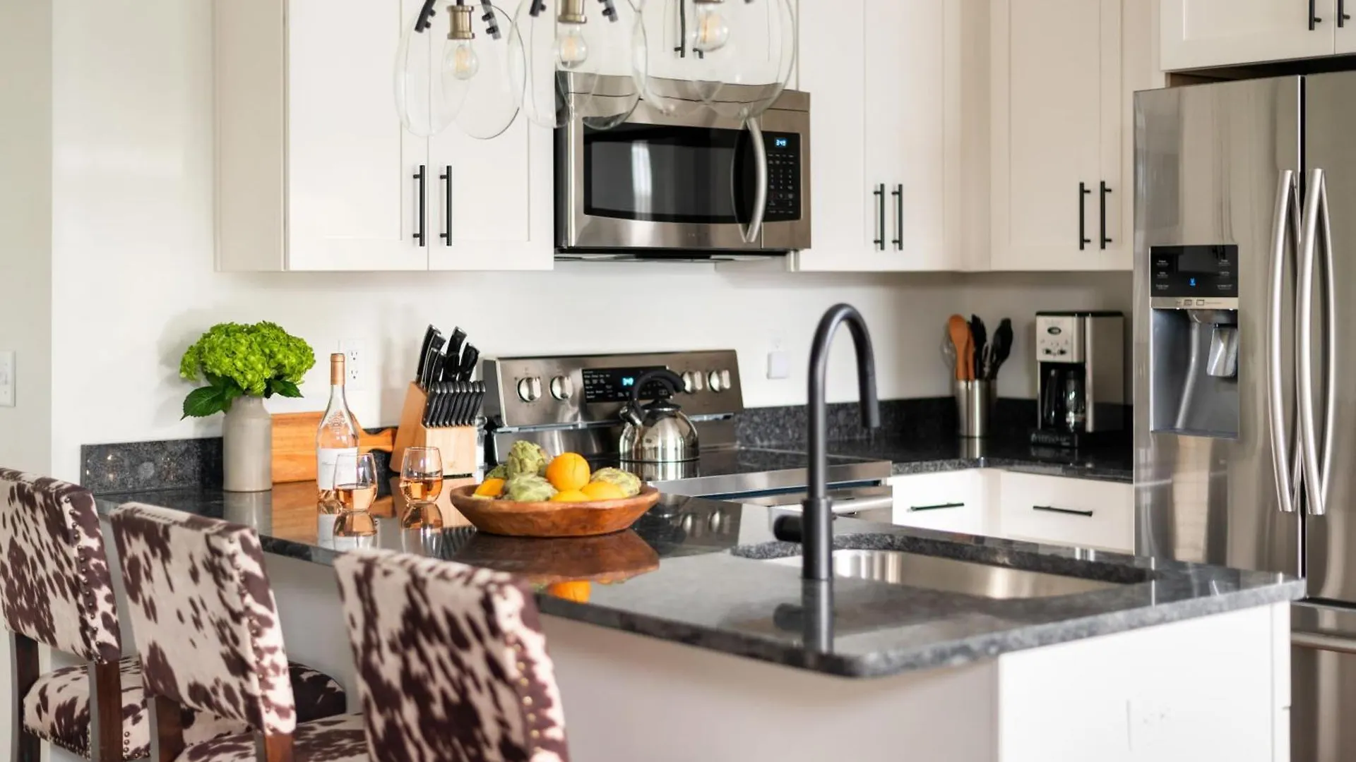 Hart Suite Buyout 1 By Avantstay Two Town House Buyout W Modern Amenities In Nashville USA